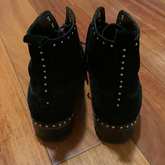 Marc Fisher Ltd size 7 black booties in great condition - Picture 3 of 5